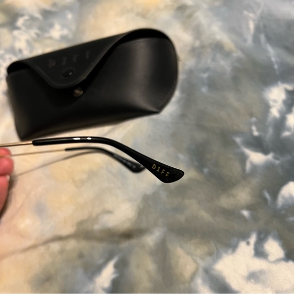 Diff aviator sunglasses gold rim black lenses unisex - Picture 8 of 9